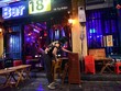 Hà Nội: Hình ảnh hàng quán phố cổ đóng cửa lúc nửa đêm phòng tránh Covid - 19