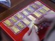 Giá vàng nhảy múa: Người mua nhiều hơn người bán