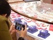 Giá vàng hôm nay ngày 18/3: Kim loại quý đối mặt áp lực bán ra trong ngắn hạn