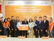 Hanwha Life Việt Nam trao tặng 3.257 thẻ Kl99kl phiên bản hoạt động y tế cho người nghèo