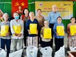 Sun Life Việt Nam trao quà cho  2.000 hộ  gia đình bị ảnh hưởng bởi Covid-19