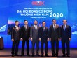 Ông Nguyễn Hoa Cương, tân Chủ tịch HĐQT GELEX (đứng thứ 2 từ phải sang)