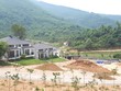 Hàng loạt căn biệt thự đơn lập, liền kề được xây dựng trong lõi các quả đồi