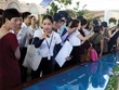 Thu nhập của khách hàng còn bị tác động bởi bệnh dịch nên chưa sẵn sàng để vay mua nhà. Ảnh: Lê Toàn
