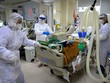 Bệnh nhân nhiễm COVID-19 điều trị tại bệnh viện ở Porto Alegre, Brazil. (Ảnh: AFP/TTXVN)