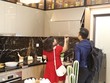 Khách hàng kiểm tra nội thất nhà mới. Ảnh: Việt Dũng