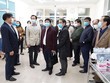 Đoàn công tác Bộ Y tế và Ban chỉ đạo phòng chống dịch tỉnh Hải Dương khảo sát tại bệnh viện Trường Đại học Kỹ thuật Y tế Hải Dương để triển khai và tổ chức hoạt động của bệnh viện dã chiến. Ảnh: LG