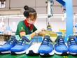 Công nhân làm việc tại nhà máy Kl994 nhà cái bóng đá world cup giày xuất khẩu tại TP.HCM (Ảnh: Lê Toàn).