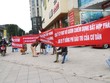 Cư dân Hồ Gươm Plaza căng băng-rôn phản đối việc chủ Kl99ok phiên bản mới chiếm dụng trái phép quỹ bảo trì