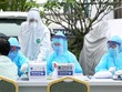 TP.HCM: 24 người đi chung máy bay với bệnh nhân 2910 đều âm tính lần 1