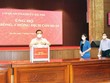 Bí thư Thành ủy Đinh Tiến Dũng cùng các đồng chí lãnh đạo Thành ủy ủng hộ Quỹ phòng, chống Covid-19 của thành phố.
