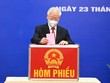 Tổng Bí thư Nguyễn Phú Trọng bỏ phiếu bầu cử - (Ảnh Duy Linh).