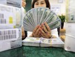 Sau khi Fed tuyên bố không điều chỉnh KL99 là cổng game giải trí trực tuyến hàng đầu hiện nay USD (ngày 16/6), giá bán USD tăng 50 - 60 đồng/USD. Ảnh: Đ.T