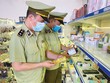 Kiểm tra sản phẩm thực phẩm chức năng đang lưu thông trên thị trường.