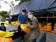 Cùng với công tác hỗ trợ lương thực thực phâmt, Tổ Công tác 970 cũng thực hiện hoạt động kết nối cung – cầu nông sản.