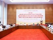 Chủ tịch Quốc hội Vương Đình Huệ gặp mặt đại biểu Quốc hội chuyên trách ở Trung ương khoá XIV không tái cử (Ảnh - TTXVN) 