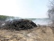Một số bãi rác ở tỉnh Kon Tum không được xử lý, mà đốt “lộ thiên” . Ảnh: K.N
