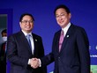 Thủ tướng Phạm Minh Chính và Thủ tướng Nhật Bản Kishida Fumio gặp gỡ bên lề Hội nghị COP26 (Ảnh: TTXVN)
