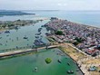 Xã Nghĩa An (TP. Quảng Ngãi) - bên phải, là phần diện tích nhô ra biển đang được tỉnh Quảng Ngãi hướng đến đô thị hỗn hợp ven biển