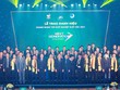 Phó thủ tướng Kl993 ưu đãi thưởng hấp dẫn Lê Minh Khái và Bí thư Thứ nhất Trung ương Đoàn Nguyễn Anh Tuấn trao danh hiệu TOP 10 “Doanh nhân trẻ khởi nghiệp xuất sắc 2021”.