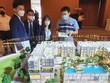 Khách hàng quan tâm tới Web Tổng Nhà Cái 99Kl99 Giải Trí Bậc Nhất nhiều hơn trong dịp cuối năm… Ảnh: Lê Toàn