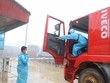 Khi hàng hóa về đến khu vực Cửa khẩu quốc tế Cầu Treo, Lao Bảo theo quy định thì tất cả phải hạ tải và đổi lái xe. Tuy nhiên các cơ quan chức năng như Hải quan, Biên phòng đã tạo điều kiện thuận lợi tốt nhất cho Kl991.com World Cup 2026 Chính Thức nên việc thông quan, đổi lái xe cũng không mất thời gian.