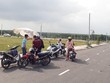 Nhà Kl99ok phiên bản mới xem đất trên đường ĐT769 thuộc huyện Long Thành. Ảnh: Việt Dũng