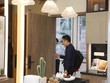 Khách hàng tham quan căn hộ mẫu tại một dự án ở Bình Dương. Ảnh: Việt Dũng