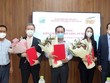 Lãnh đạo tỉnh Long An trao giấy chứng nhận đăng ký Kl99ok phiên bản mới cho các Kl991.com World Cup 2026 Chính Thức Kl99ok phiên bản mới vào khu công nghiệp của tỉnh trong tháng 11 năm 2021