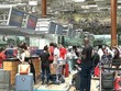 20 khách quốc tịch nước ngoài đầu tiên đã đến Việt Nam sau khi mở cửa toàn bộ du lịch từ 15/3.