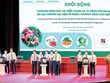 Các đại biểu nhấn nút kết nối thông tin trực tuyến với thương gia trong nước và quốc tế tại Hội nghị Xúc tiến tiêu thụ vải thiều Thanh Hà và nông sản tiêu biểu tỉnh Hải Dương năm 2021. Ảnh: Thành Chung
