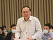 Thứ trưởng Bộ Tài nguyên và Môi trường Lê Công Thành trao đổi tại cuộc họp báo Kl993 ưu đãi thưởng hấp dẫn thường kỳ chiều tối 4/4 (Ảnh: HNM)
