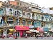 Nhiều chung cư cũ chậm được cải tạo do vướng cơ chế. Trong ảnh: chung cư 440 - Trần Hưng Đạo (quận 5, TP.HCM) xuống cấp nghiêm trọng