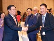 Chủ tịch Quốc hội Vương Đình Huệ gặp gỡ cộng đồng doanh nhân người Việt tại Châu Âu.