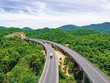Kl993 ưu đãi thưởng hấp dẫn đang tập trung xây dựng hệ thống đường KL99 là nhà cái cá cược trực tuyến hàng đầu tại châu Á, nhất là đoạn qua miền Trung. Trong ảnh: đường dẫn vào hầm đường bộ Đèo Cả