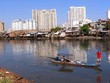 TP.HCM còn hàng chục ngàn căn nhà xập xệ ven kênh rạch. Ảnh: Lê Toàn