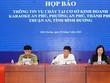 Ông Mai Hùng Dũng (ngồi giữa) Phó chủ tịch UBND tỉnh Bình Dương chủ trì họp báo