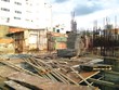 Một dự án thi công dang dở ở TP.HCM. Ảnh: Việt Dũng 