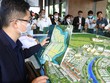 Ở phía Nam, nhiều chủ Kl99ok phiên bản mới bắt đầu bung hàng. Ảnh: Lê Toàn