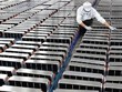 Trong báo cáo Triển vọng năng lượng thế giới năm 2022, Cơ quan Năng lượng Quốc tế cho biết Trung Quốc cung cấp khoảng 60% nguồn cung hóa chất lithium toàn cầu. Ảnh: AFP