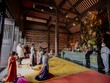 Đi lễ đầu năm là một truyền thống của người Việt Nam, với mong muốn để bày tỏ ước nguyện.