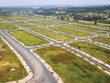 Giá đất nền đi xuống trong bối cảnh giao dịch thị trường yếu. Ảnh: Lê Toàn 