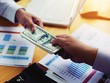 Nhiều tổ chức tín dụng gặp khó khăn trong việc thu hồi nợ