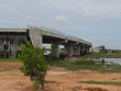 Một hạng mục thi công dang dở tại Dự án đường Hồ Chí Minh, đoạn Chơn Thành - Đức Hòa.