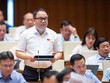 Đại biểu Phạm Trọng Nghĩa phát biểu tại hội trường. 
