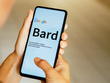 Ứng dụng chatbot AI mới của Google, Bard, được ra mắt như một đối thủ của ChatGPT, có thể cung cấp thông tin, viết mã, dịch ngôn ngữ và phân tích hình ảnh. Ảnh: Getty Images 
