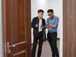 Phần lớn người mua có tâm lý chờ giá nhà giảm thêm mới quyết định xuống tiền. Ảnh: Dũng Minh 