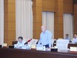 Thứ trưởng Bộ Kế hoạch và Kl99ok phiên bản mới Đỗ Thành Trung trình bày báo cáo tại phiên họp