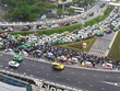 Việc thu phí sử dụng dịch vụ đường dẫn vào các sân bay hiện vẫn được thực hiện thủ công. 