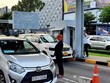 Thu phí vào sân bay Tân Sơn Nhất.